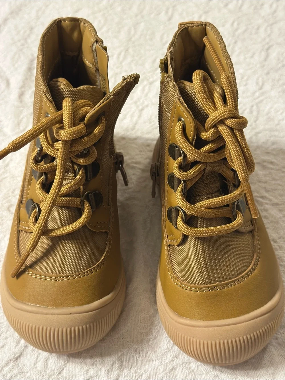 Cat & Jack Kids Lace-Up Ankle Boots in Mustard / Brown - Size 7